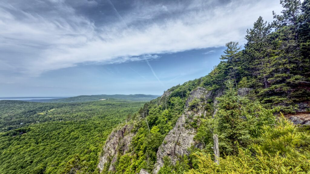 Robertson Cliffs – Algoma Highlands Conservancy Robertson Cliffs, Algoma, Ontario